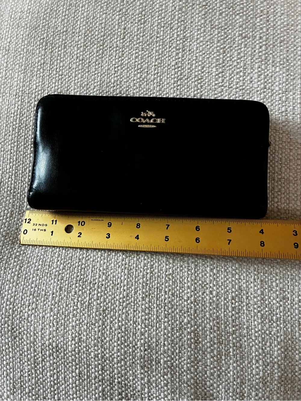 Coach Black Smooth Leather Accordion Zip Continental Wallet